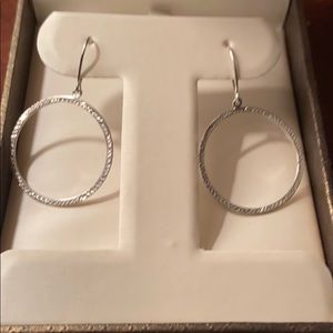 14 K white gold hanging hoops